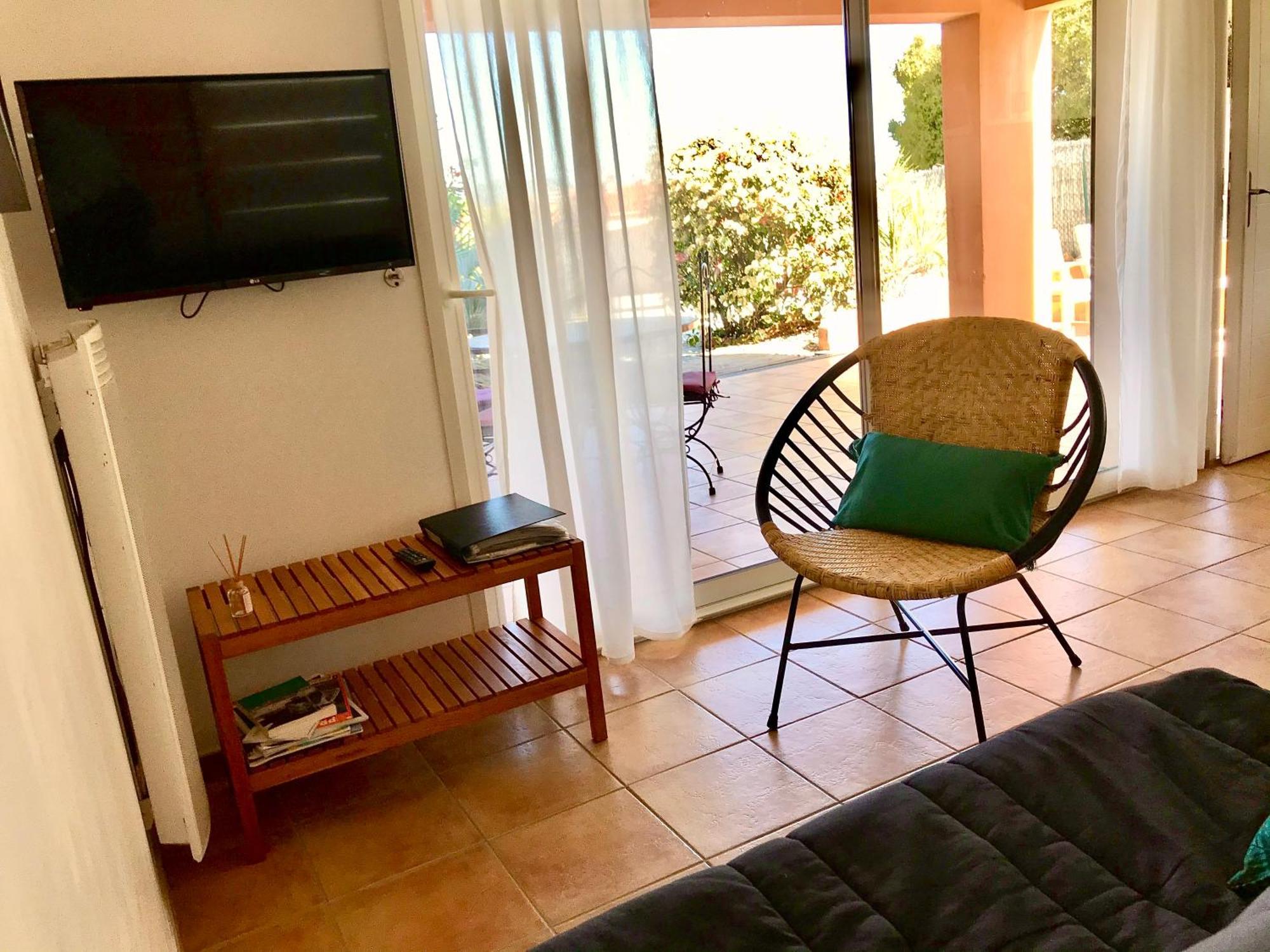 Appartement Giens-t2 Charme-7m A Pied - Rez De Jardin Hyères